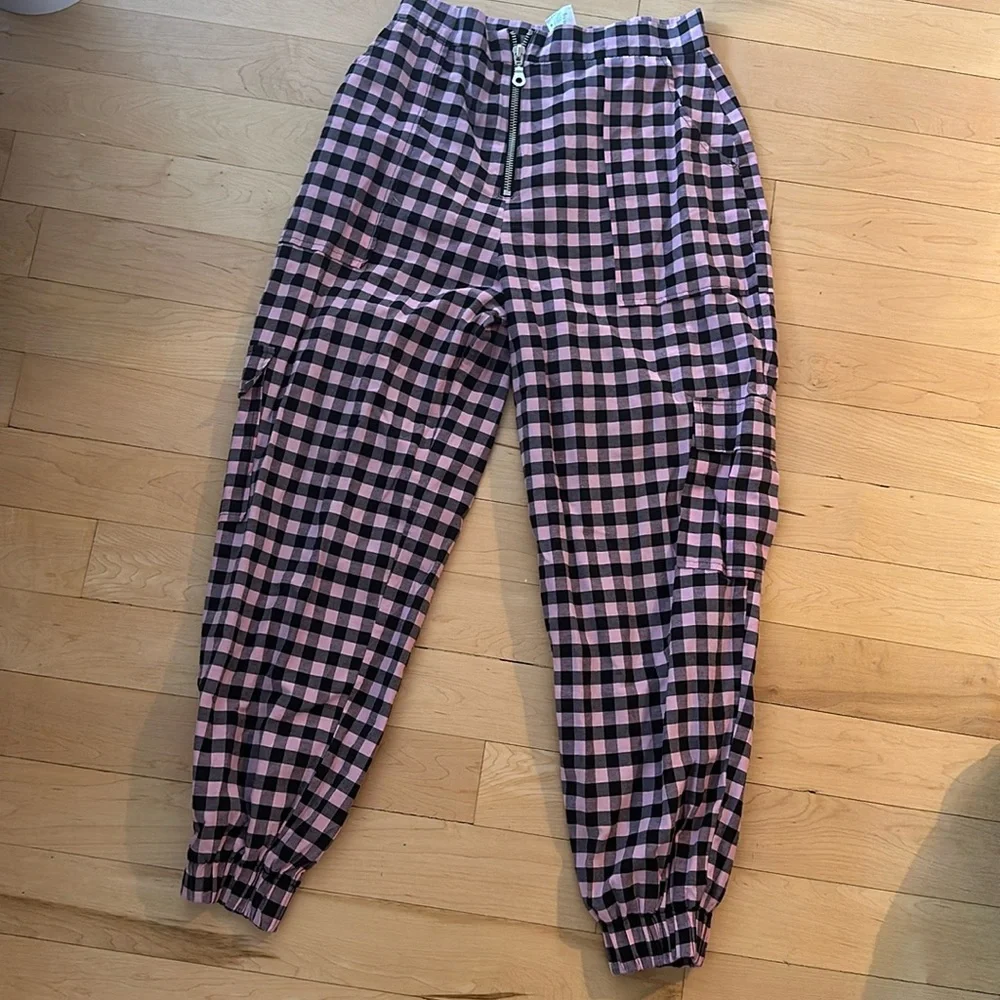 🎶 NWOT the ragged priest hipster Gen Z plaid pink black pants with zipper - Picture 5 of 8